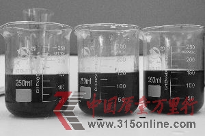 勾兌出的假麻油肉眼無(wú)法辨別