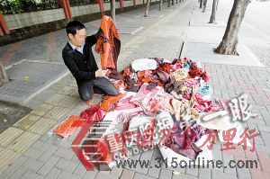 ■鄧先生買(mǎi)了99件羊毛衫,懷疑它們也是不合格產(chǎn)品。 ■鄧先生買(mǎi)了99件羊毛衫,懷疑它們也是不合格產(chǎn)品。